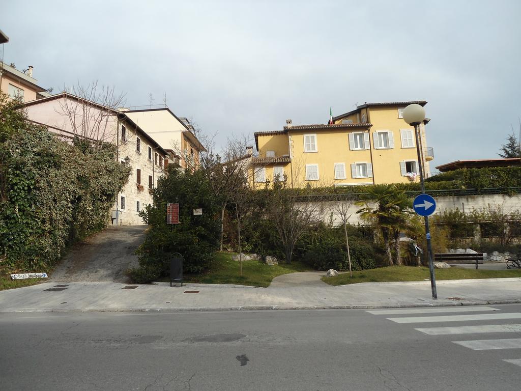 B&B Rosaspina Ascoli Piceno Bagian luar foto