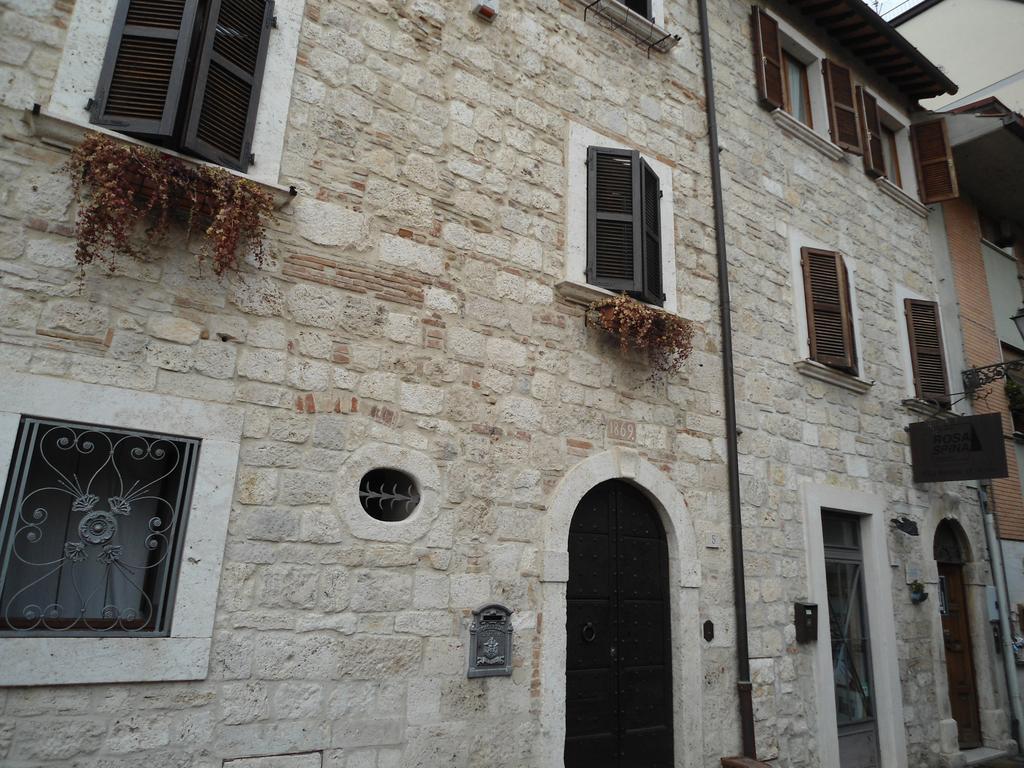 B&B Rosaspina Ascoli Piceno Bagian luar foto